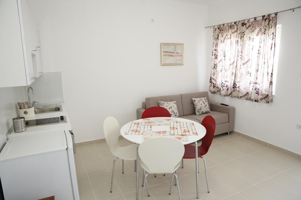 Apartment Udovicic Vodice Quarto foto