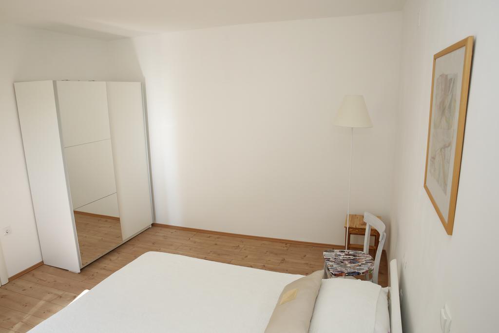 Apartment Udovicic Vodice Quarto foto
