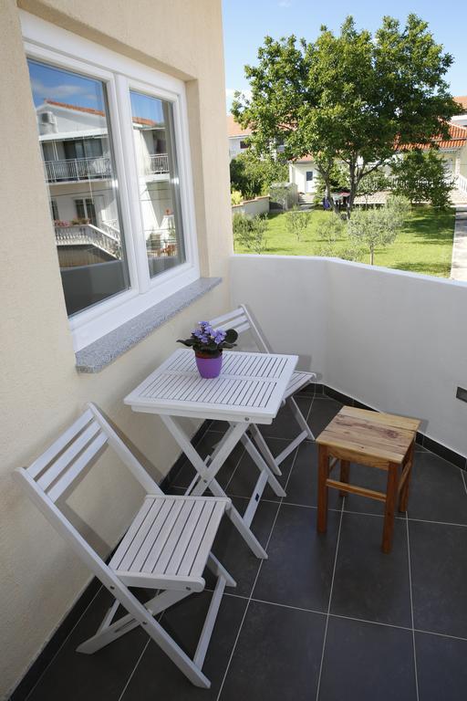 Apartment Udovicic Vodice Quarto foto