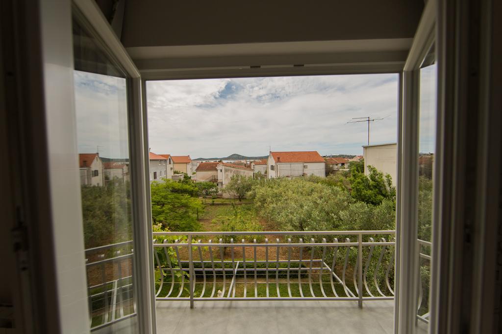 Apartment Udovicic Vodice Quarto foto